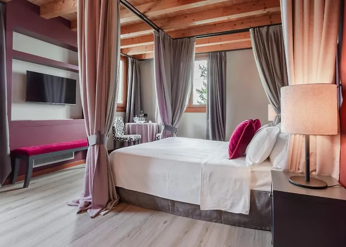 Boutique Municipio 1815 מלון 3*