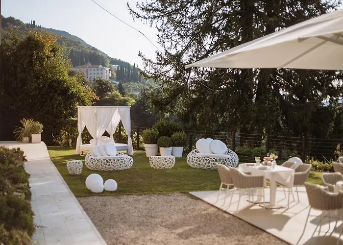 Boutique Municipio 1815 מלון ולדוביאדנה